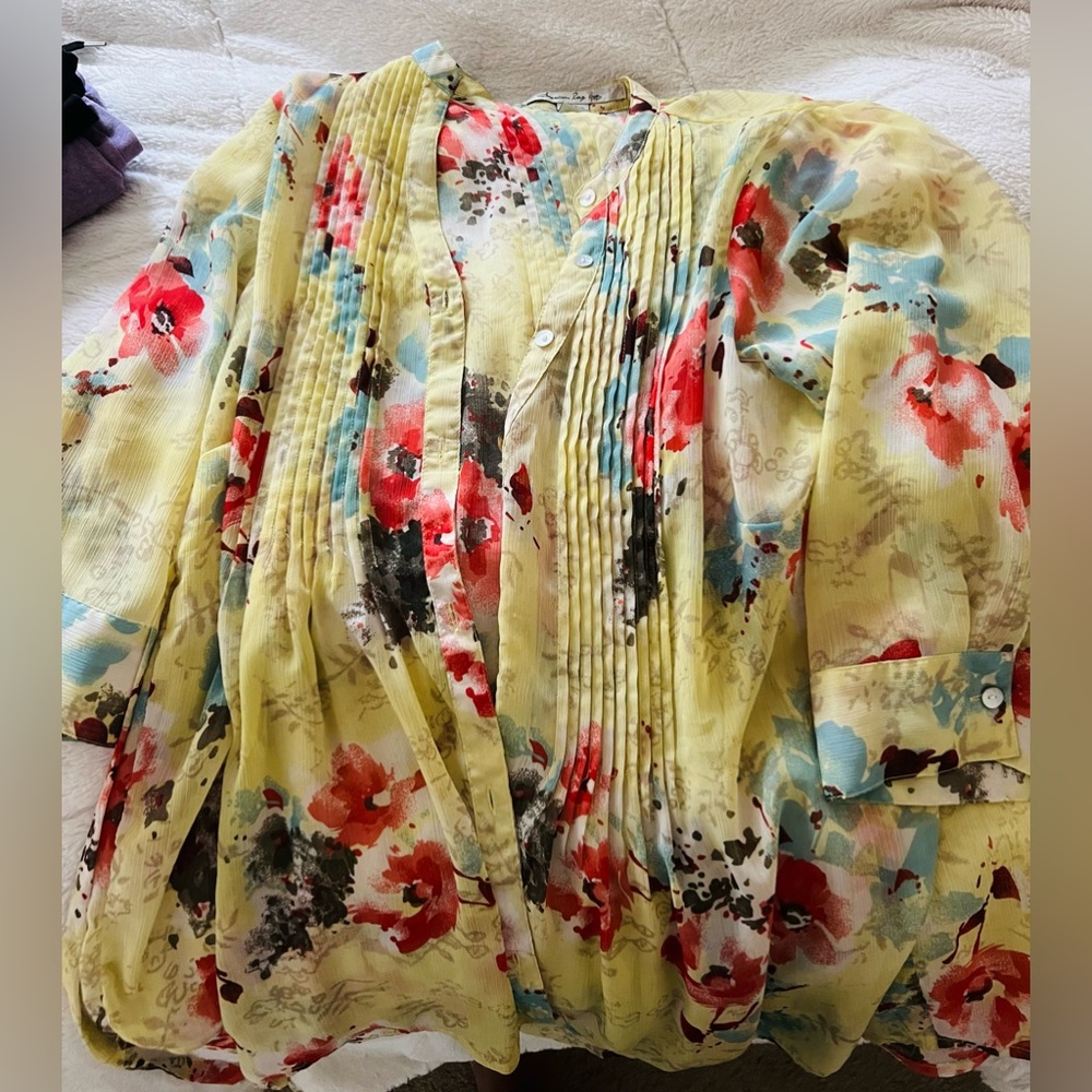 American Rag Gifty Floral Top.
